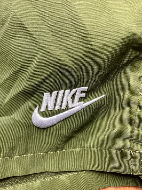 Nike Green Mesh Lined Shorts Mens Medium Essential Woven Flow 5.5 Ins AR2382-327 - Picture 5 of 7